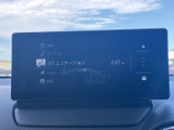 ナビゲーションやオーディオなどのメニューを画面で確認でき、必要な項目を選びやすい構成です。スマートフォン連携の表示もあり、日々の移動に便利に活用いただけます。