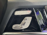 メルセデス・ベンツの定める厳しい基準をクリアしたお車のみをご案内させて頂きます。納車前整備はメーカー規定に基づき100項目以上にも及ぶ点検を熟練のメカニックによって行いご納車させて頂きます。