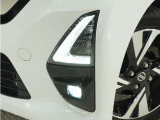 ◆フォグライト◆ 霧などの悪天候時、自車の位置を示すとともに前方や路肩が見えずらい時、近い位置をワイドに照らしてくれます