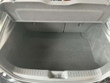 実用的な広さを備えたラゲッジルーム。ワンタッチで操作可能なので荷物をたくさん載せる際にはシートアレンジが可能です。