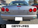 シンプルで端正なリアデザイン。純正スタイルが魅力の一台です。