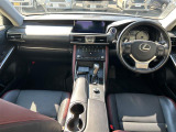 IS 300h バージョンL 4WD 本革シート