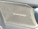 ●harman/kardonサウンドシステム:オーディオ専門メーカーが手掛けるプレミアムスピーカーを装備。多数のスピーカーから、音の粒立ちまで分かる高品質な音楽をお楽しみいただけます。