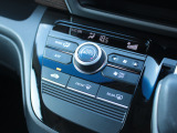 オートエアコンのお車ですので室内の温度をスムーズに調整してくれます♪