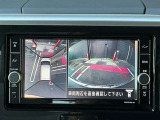 アラウンドビューモニターは、車両の周囲を360度見渡せるカメラシステムです。駐車時の死角をなくし、安全な運転をサポートします。駐車時の死角をなくして、安心・安全な運転を実現できます。