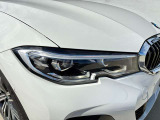 BMWのオートライトは積極的にライトをつけることにより、自車の存在を周囲に向けアピールいたします。それは安全性への配慮でもあります。
