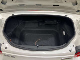 コンパクトながら旅行バッグなどを収納できる実用性が魅力!オープンカーでのお出かけやドライブ旅行にもぴったりです♪