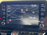 【ナビ機能付き純正8型ディスプレイオーディオ】ナビ機能搭載の他、お持ちのスマートフォンと連携して、ナビやbluetoothでの音楽再生が可能です♪デザインはもちろん操作性も良好!