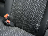 ◆ISOFIX◆シートベルトいらずでチャイルドシートと固定金具を連結するだけでガッチリ固定できます。