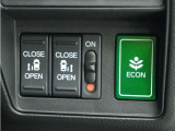 ◆両側電動スライドドア◆狭い駐車場でも乗り降りが楽々♪お子様が隣の車にドアを当ててしまう心配もございません!小さなお子様連れの方もこれで安心。