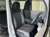 当車両は、次のお客様に気持ちよくお乗りいただくため、専門スタッフによる【徹底シートクリーニング】を施工済みです!
