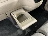 専門業者にて内外装のクリーニングを実施しております!