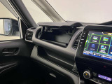 【グローブボックス】収納スペースも充実しております。