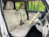 運転席シート廻りは使用感も少なく、良好な状態となっています。前オーナー様が丁寧に使っていたことがよくわかりますね。