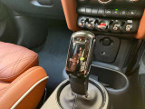 車両の詳細、ご質問につきましては、弊社営業スタッフまでお気軽にご連絡下さいませ。遠方のお客様には実車の詳細画像送信も承ります。