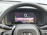 マルチインフォメーションディスプレイです。燃費や走行距離が分かり、半ドアなど車に異常がある際に警告してくれます。