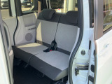 気になるシートの状態もアップで撮影!中古車選びの参考にしてください♪