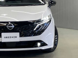 【ハイビームアシスト】先行車または対向車や周囲の明るさなどに応じ、自動的に上向きと下向きを切り替えてくれます★