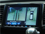 ◆マルチビューカメラシステム◆運転席から見づらい前後左右を、ナビ画面の映像で確認。見通しの悪い交差点や狭い道でのすれ違い、駐車などをサポートします。