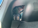 万が一のパンク時にパンク修理キット装備、スペアタイヤはありません。