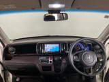 【前方視界】開放的な前方視界!運転がしやすく疲れにくいです♪窓が大きく、見通しがとっても良いおクルマですよ♪