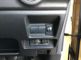 各種スイッチ類はこちらにレイアウトしています。
