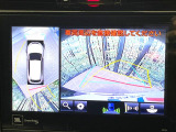 【パノラミックビューモニター】専用のカメラにより、上から見下ろしたような視点で360度クルマの周囲を確認することができます☆死角部分も確認しやすく、狭い場所での切り返しや駐車もスムーズに行えます。
