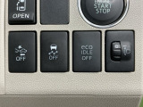 ブレーキの補助操作を行い減速し衝突被害を軽減する衝突軽減ブレーキ、車がカーブの外側へ膨らんだり内側へ巻き込んだりする挙動を防止し安定した走行をサポートする横滑り防止装置、アイドリングストップ付きです!
