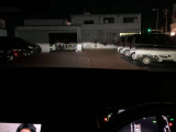 夜間 ヘッドライト点灯