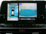 アラウンドモニター 白線や駐車車両をナビ及びルームミラーに表示 駐車している車両との位置関係も一目で分かって安心です