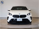 【キドニーグリル】BMWは約90年もの間、ほぼ全ての車両にひと目でBMWだと分かるこの特徴的なフロントグリルが備えられ、デザイン・アイコンとして親しまれてきました。