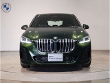 【キドニーグリル】BMWは約90年もの間、ほぼ全ての車両にひと目でBMWだと分かるこの特徴的なフロントグリルが備えられ、デザイン・アイコンとして親しまれてきました。