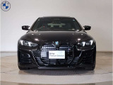 BMW代表的な特徴のキドニーグリル。BMWのすべてのモデルに採用され、BMWらしさを強調しております。