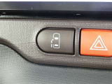 【電動スライドドアボタン】 車内からも開閉可能なスライドドアスイッチが付いています☆ (^_-)-☆ お荷物を抱えてドアが開けられないなんて事もありますよね!そんなお連れ様にも喜ばれる♪親切な機能です