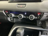 運転席/助手席シートヒーターで寒い日もすぐに温かくなり快適に過ごせます。3段階の温度調整が可能です