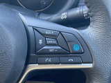ステアリングのプロパイロットボタンで高速道路で運転のアシストをしてくれます。