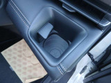 運転席ドリンクホルダー