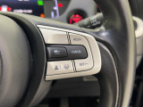 【右ハンドルスイッチ】高速道路走行時便利なクルーズコントロール機能です。アクセル操作なしでも車が設定スピードで走行をします