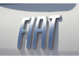 ひと目で伝わる、FIATエンブレム
