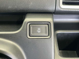 左側電動スライドドア開閉スイッチ