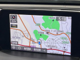 【メーカー純正ナビ】インテリアに溶け込むスタイリッシュな「専用設計」メーカーナビを装備♪視認性や操作性など基本性能にも優れ、より上質なカーライフをお楽しみいただけます。