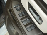 ◆パワーウィンドウスイッチ◆運転席から全席の窓の開閉操作を行うことが出来いつでも換気ができます!