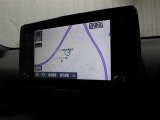 スマートフォンとの連携を可能にした8インチのディスプレイオーディオにはナビキットを採用。AM/FM(ワイドFM対応)、Bluetooth/USB入力に対応しています。(T‐Connectは別途有料)