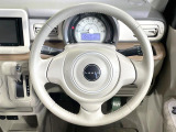 【純正革巻きステアリング】上質な革を使用することで、手にしっかり馴染みとても運転しやすいハンドルです♪