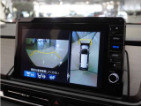 ◆マルチビューカメラシステム◆運転席から見づらい前後左右を、ナビ画面の映像で確認。見通しの悪い交差点や狭い道でのすれ違い、駐車などをサポートします。