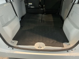 軽い力でサッと倒せるシートアレンジ。急に荷物が増えても、その場でサクッとスペースを広げられます。毎日の『困った』を『助かった』に変える工夫が満載です。