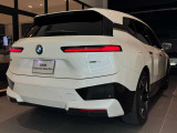 BMWのメカニックによる、100項目の納車前点検エンジン、ミッション、マフラー、電気系統やコンピュータなどを詳細に点検します。交換基準の部品があれば、純正部品を使用し整備した後にお客様にお渡しします。