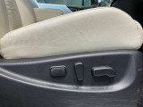 運転席はパワーシートになっております。