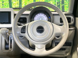インテリアに合わせたデザインのステアリングは、運転される方のことも考え、運転しやすい形状、大きさです。是非一度、実際に触ってお確かめください。