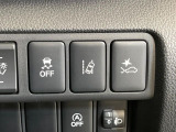【三菱e-Assist】走行中に前方の車両等を認識し、衝突しそうな時は警報とブレーキで衝突回避と被害軽減をアシスト。より安全にドライブをお楽しみいただけます。